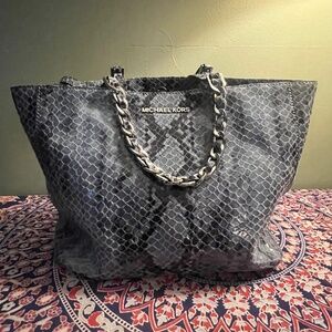 Michael Kors purse